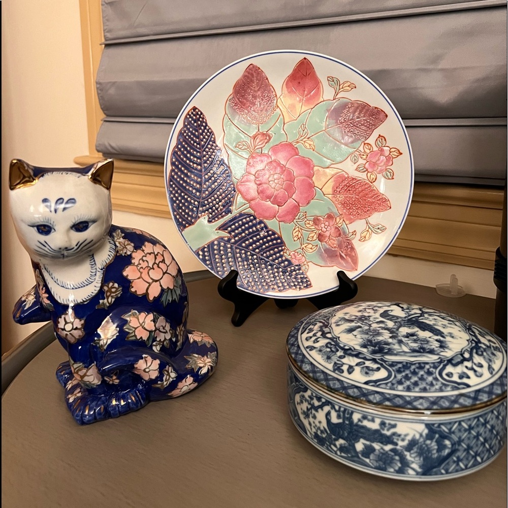 Collection of oriental inspired decor. All 3 pieces included.
